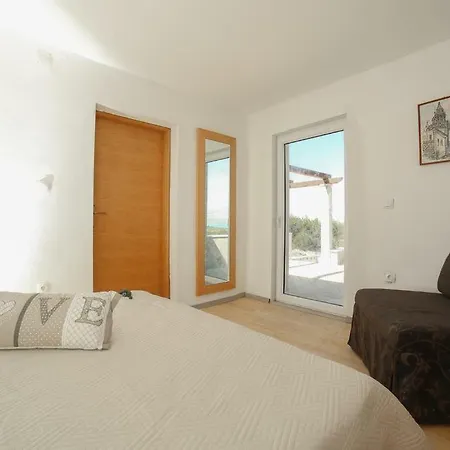 Luxury In With Pool Villa Supetar